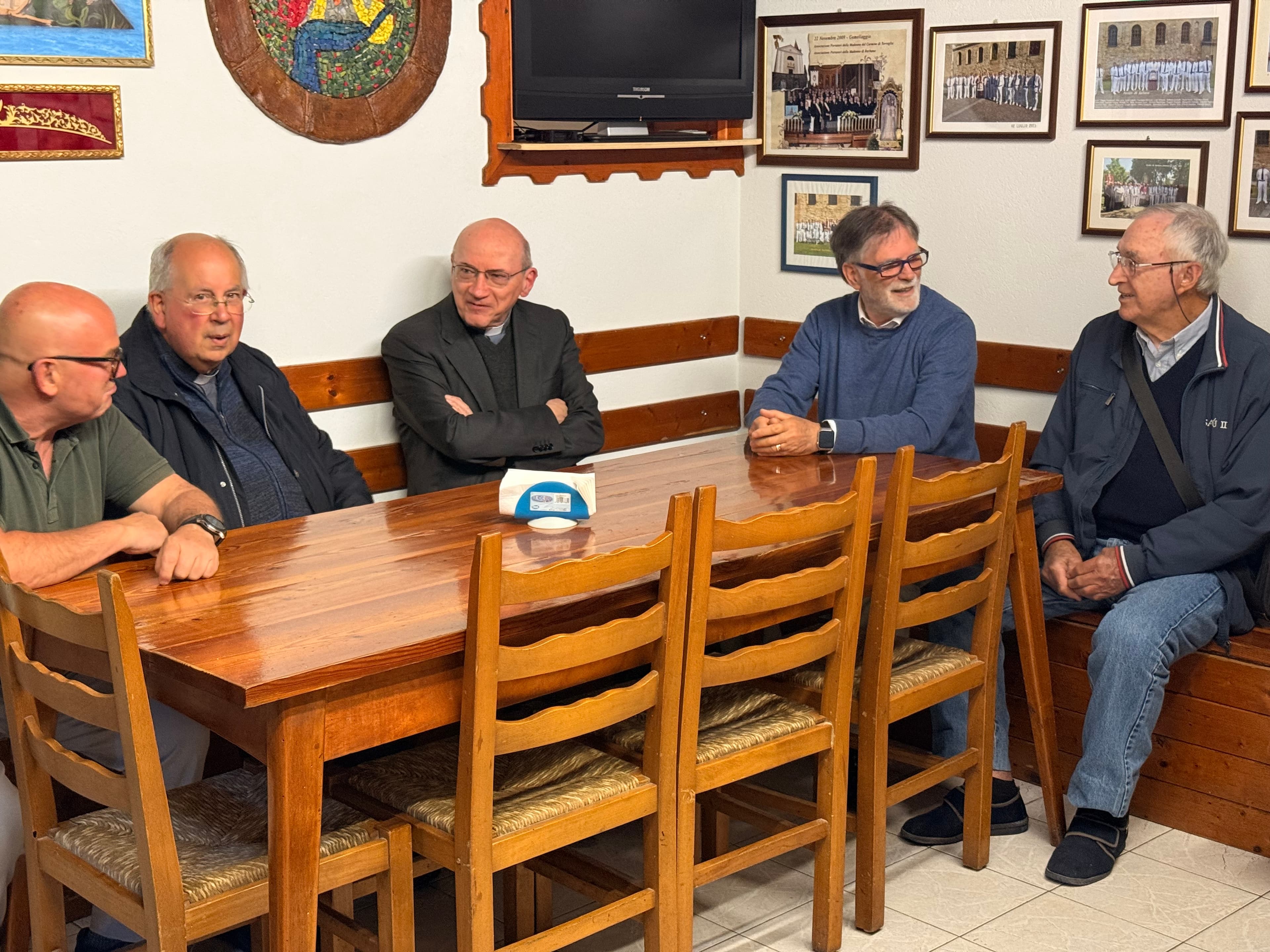 Il vescovo Carlo visita la Caneva